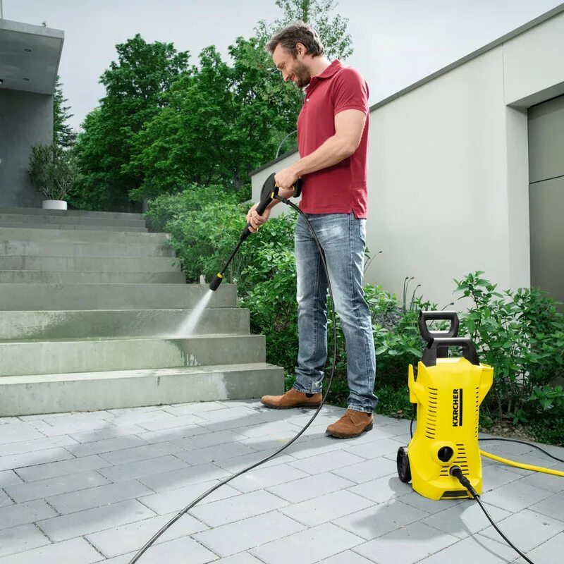 Что делает керхер. Karcher к 2 Premium. Karcher k2.110. Минимойка домашняя. Кёрхер для мытья дома.