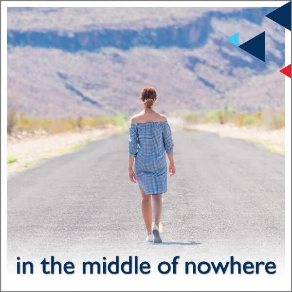 In the middle of nowhere. In the Middle of Nowhere идиома. In the Middle of Nowhere idiom. In the Middle картинка.