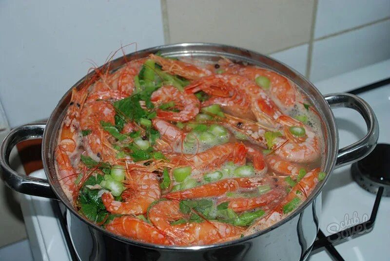 Борщ домашний. Приготовление еды. Вкусные первые блюда. Готовка легкая и быстрая. Варены.