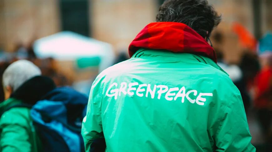 Технологии пошива курток для корпоративных ивентов: стиль, функциональность и брендинг