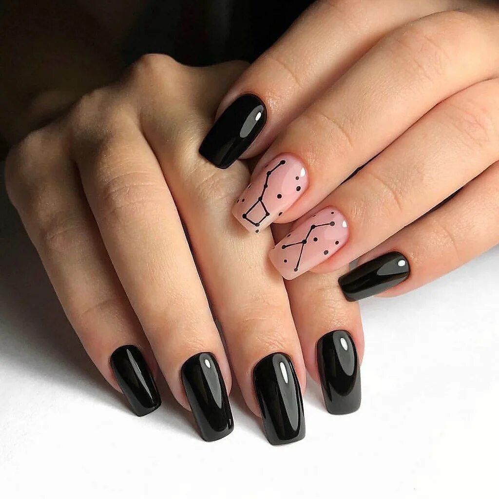 Идея ногтей квадратной формы. Черно-розовый маникюр. Черные ногти. Темный маникюр. Красивый черный маникюр.