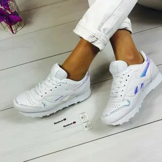 Фирменные кроссовки женские