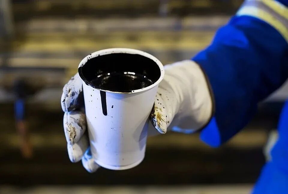 Как выглядит белая нефть День работников нефтяной и газовой промышленности в России
