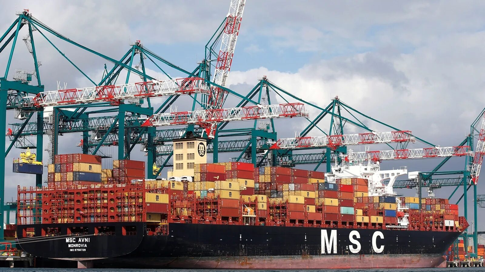 Msc местоположение. Mediterranean shipping company (msc). контейнеровоз msc. контейнеровоз маерск самый большой. maersk и msc.