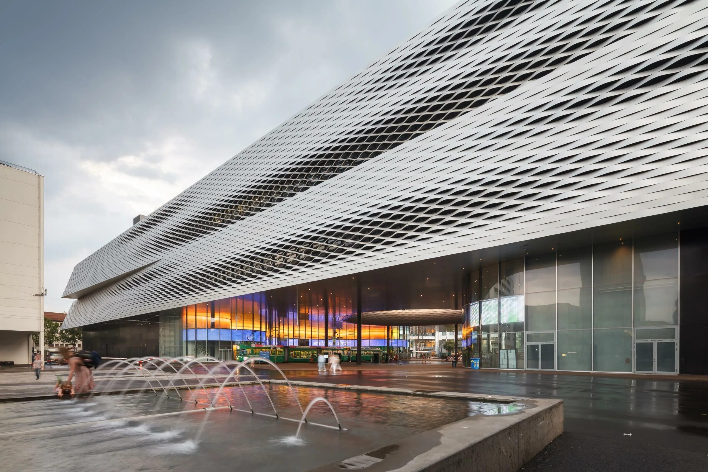 Новые холл. Новые холл. Arbat hall москва. New hall dall. Messe basel.