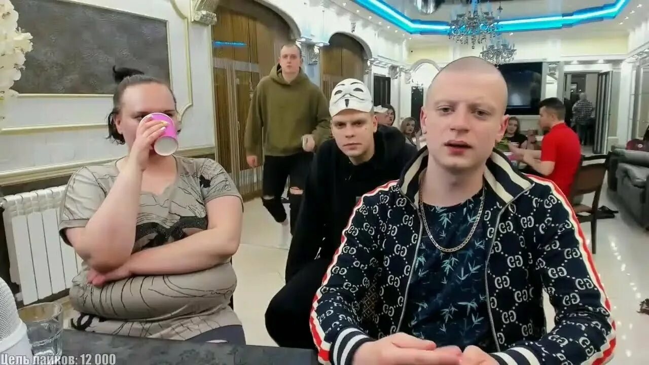 Боров мелстрой. Спасательный круг мелмтрой. Mellstroy / мэл / мелстрой. Mellstroy / мэл / мелстрой. Мелстрой подстригся.
