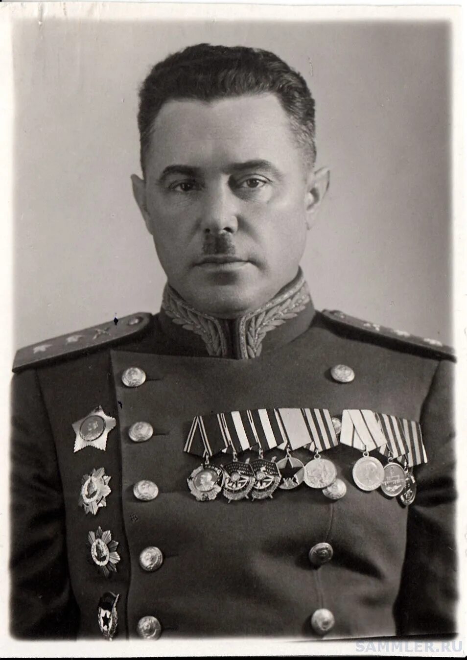 Фамилия генерала