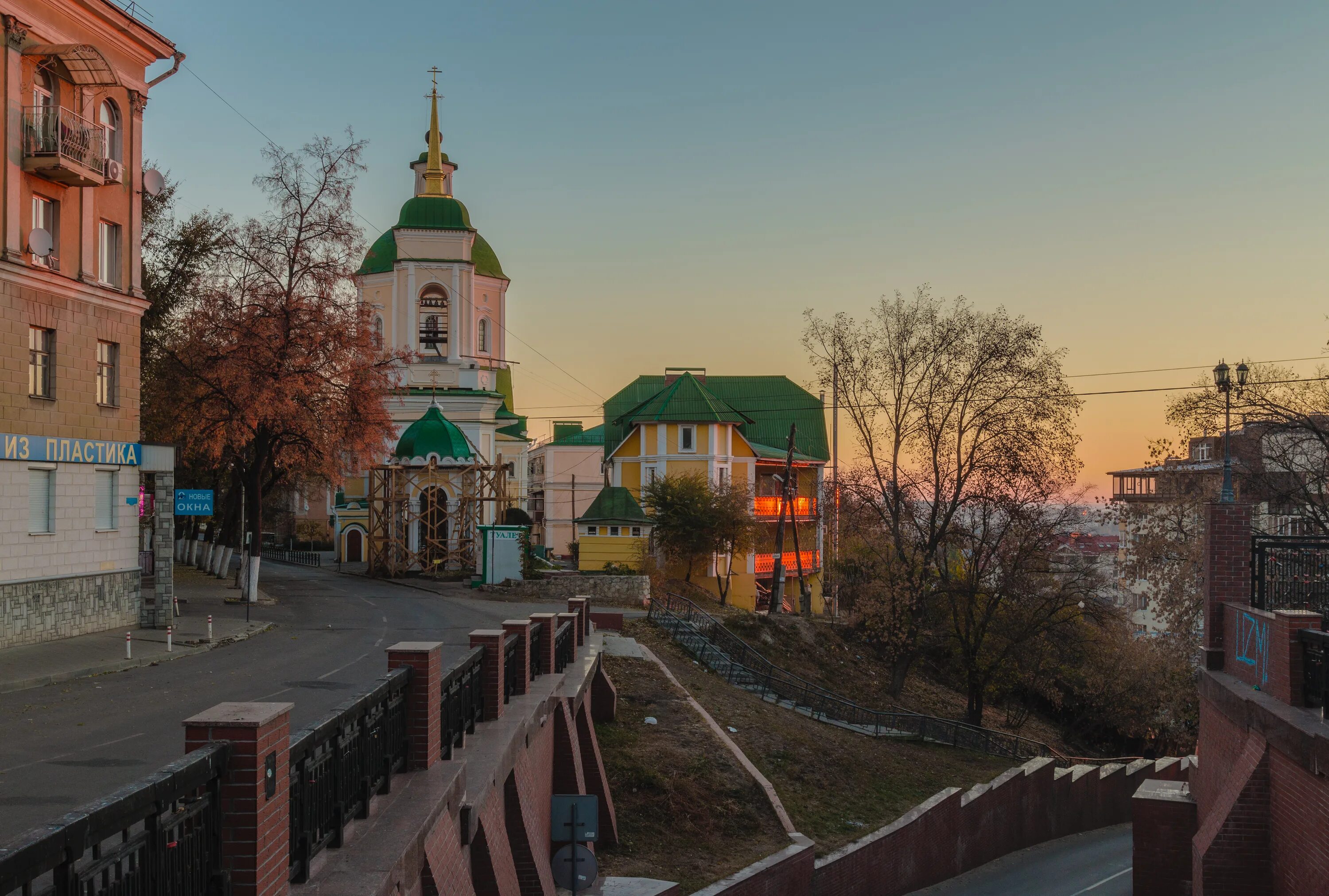 Свято никольский храм воронеж. Воскресная Церковь Воронеж. Воронежский Воскресенский храм. Храм Воскресения Христова Воронеж. Храм у каменного моста Воронеж.