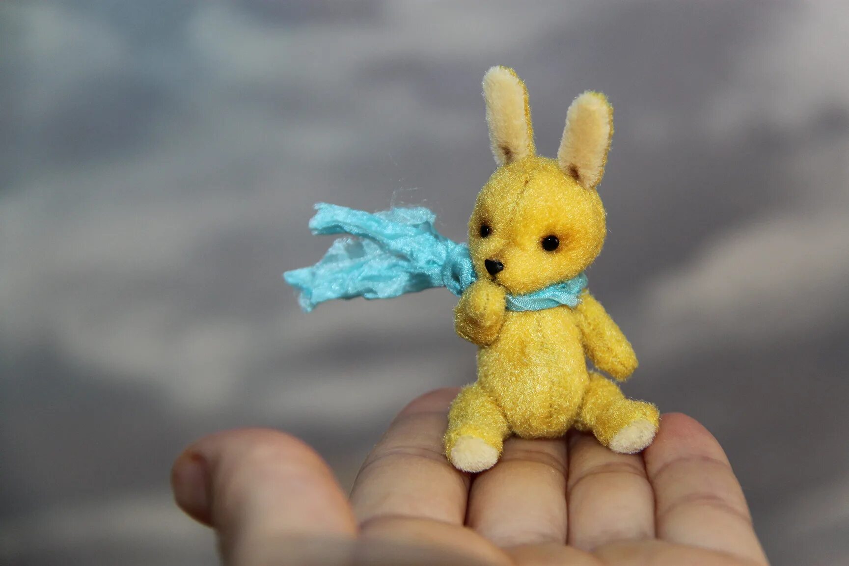 стих солнечный зайчик. кто поет солнечный зайчик. солнечный зайчик на прозрачном фоне. группа шан-хай дискография. солист группы шанхай.