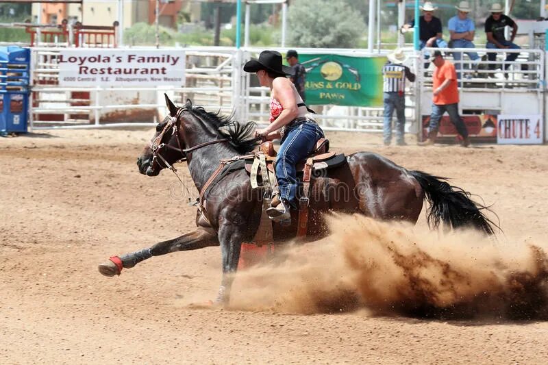 The rodeo is a really exciting event. Баррел рейсинг. Родео в бикини. Бочка для тренировок родео. Бочка-родео тренажер.