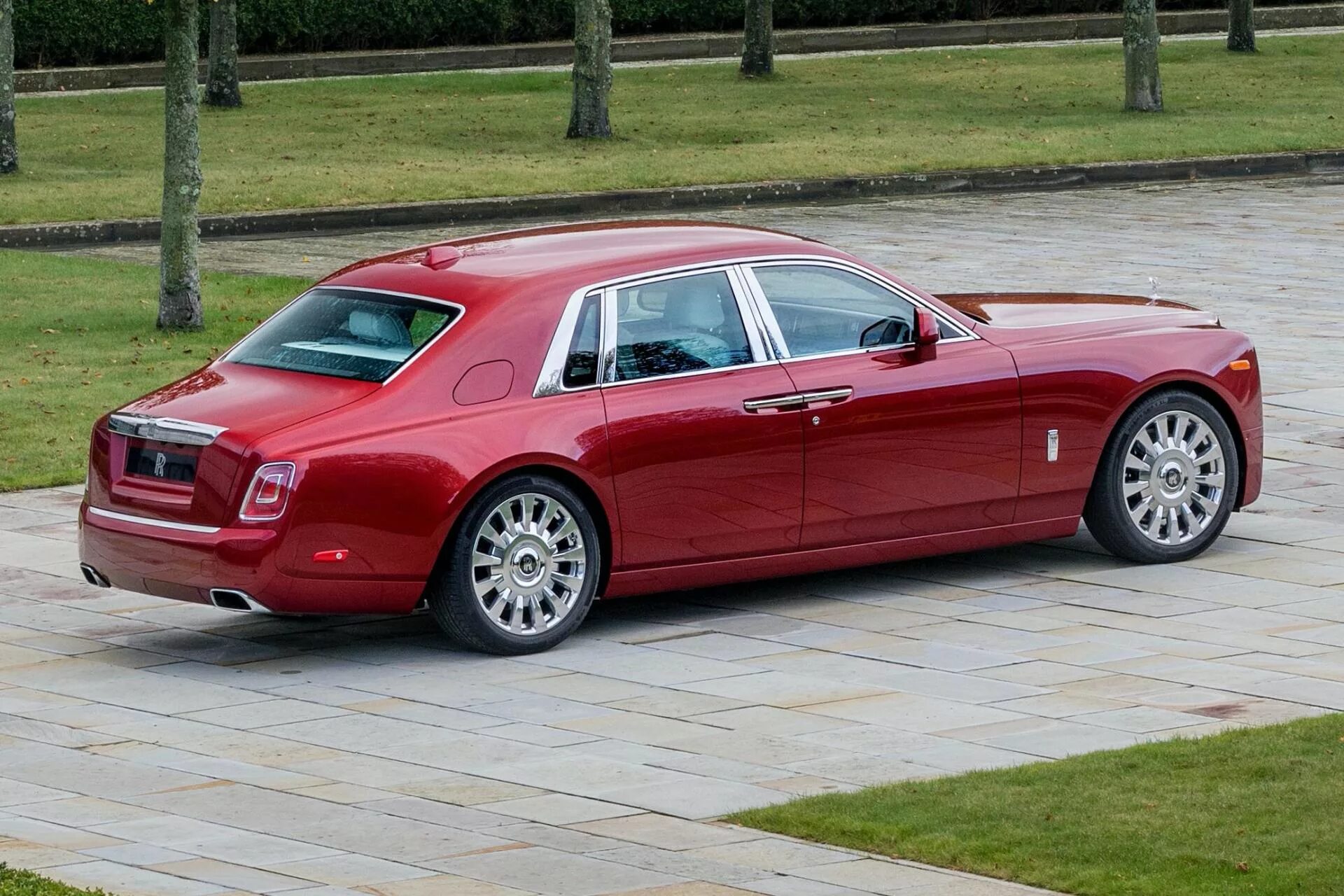 Rolls Royce Red. Rolls Royce Phantom. Красный Роллс Ройс. Роллс Ройс Фантом красный.