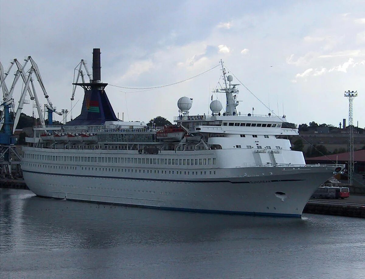 Судно суть песни. Судно суть песни. 1970 ship. Верфь братьев нобель. В нашу гавань заходили корабли.