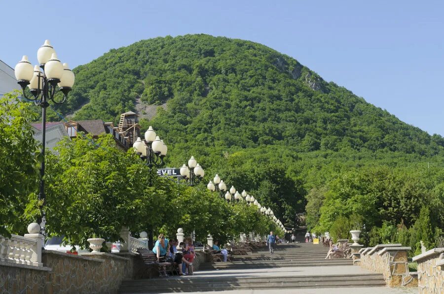 Железноводск в июне. Гора железная в Железноводске терренкур. Курортный парк Железноводск терренкур. Терренкур 1 Железноводск. Пушкинский терренкур в Железноводске.