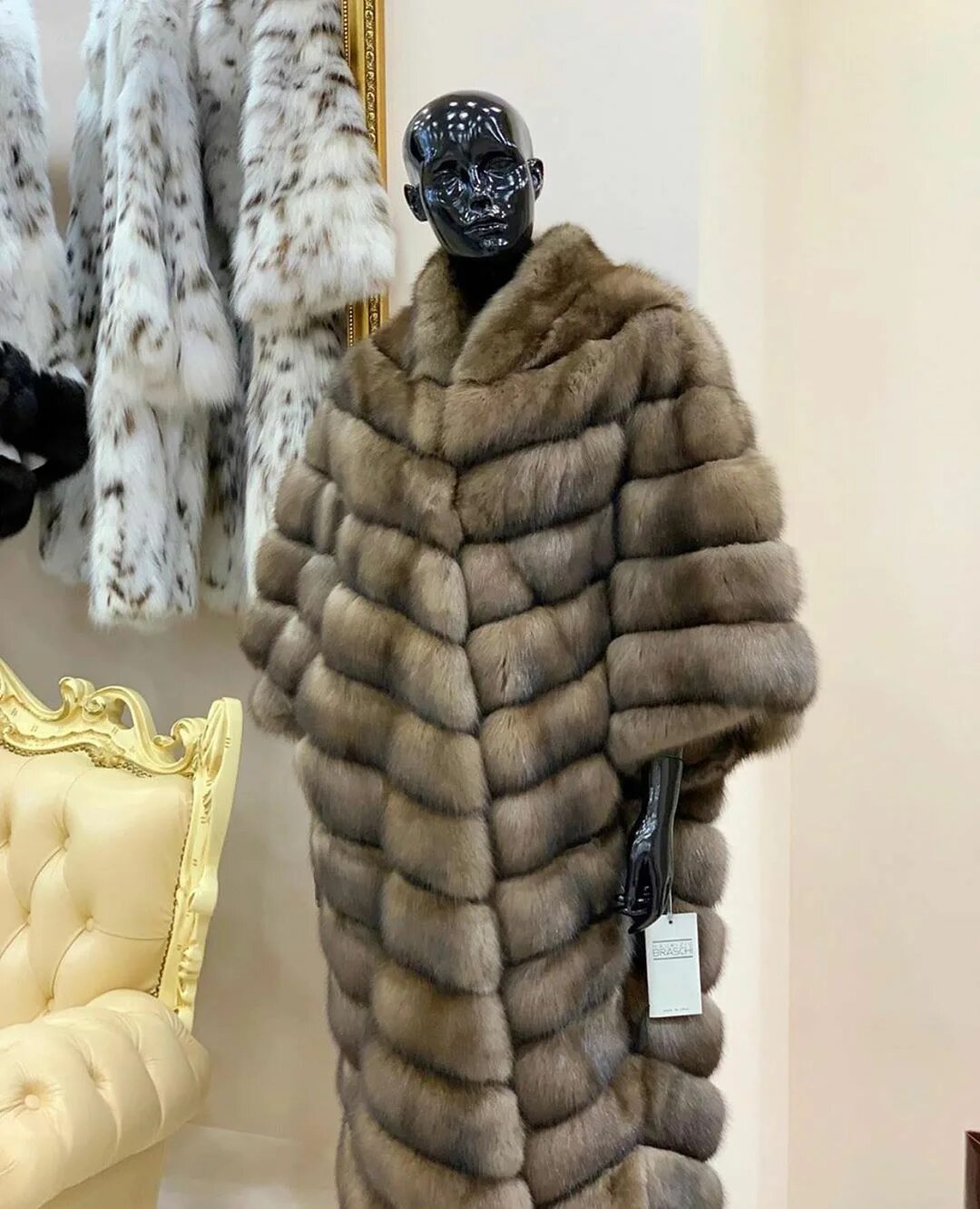 Соболиная шуба баргузинский соболь. Дорогие шубы. Сколько стоят дорогие шубы. Дорогие норковые шубы. Самые красивые шубы.