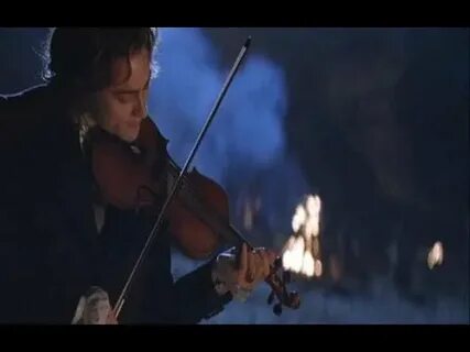 My sister plays violin