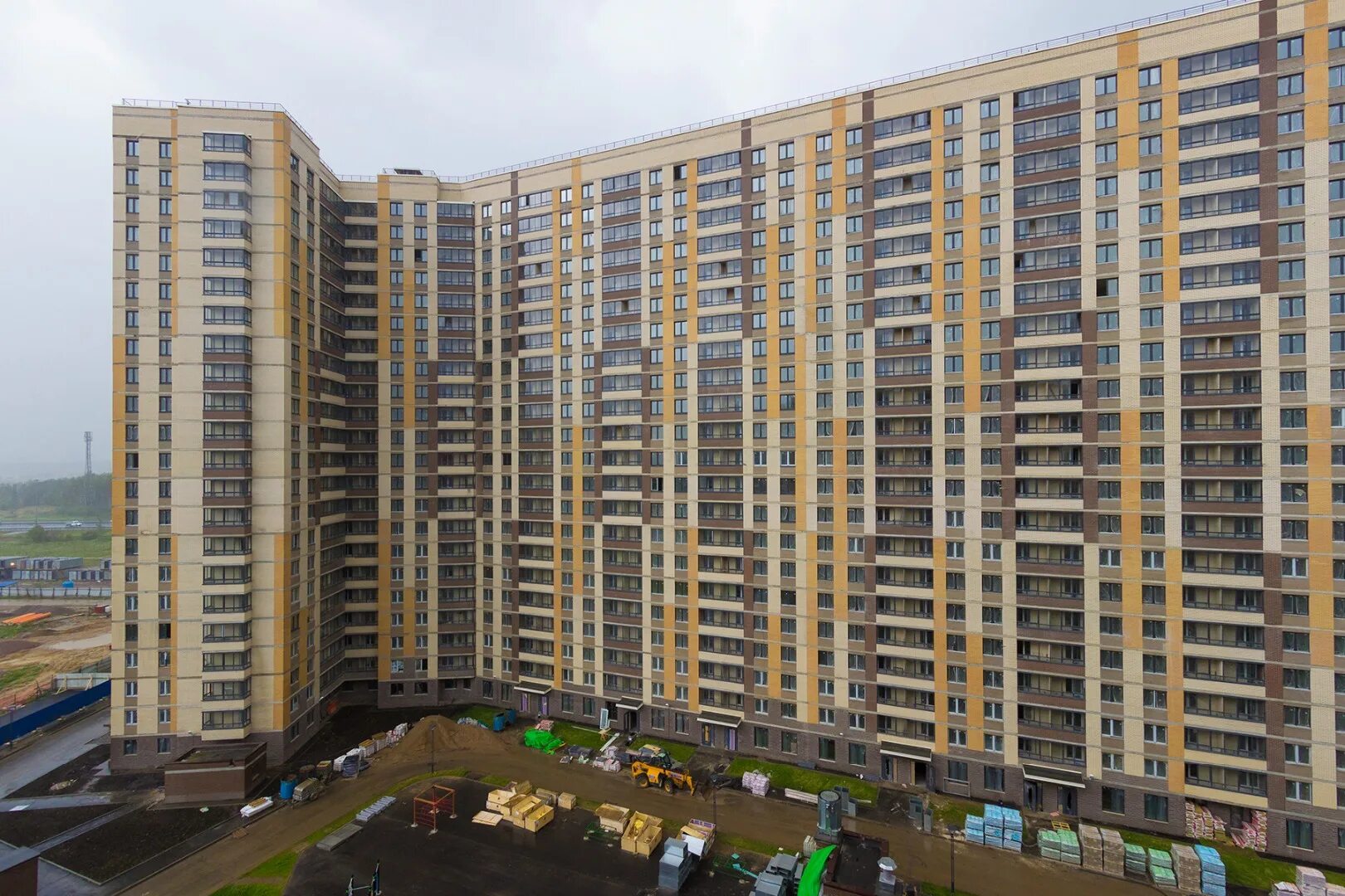 Кудрово, ул. Пражская 3 кудрово. Пражская 14 кудрово. Пражская улица 14. Двор кудрово пражская 14.