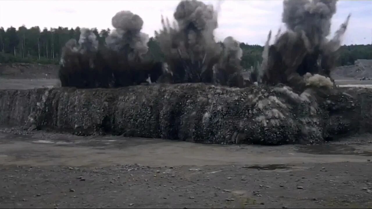 Взорванная горная масса. Взорванная горная масса. Взорванная горная масса. Взорванная горная масса. Взорванная горная масса.