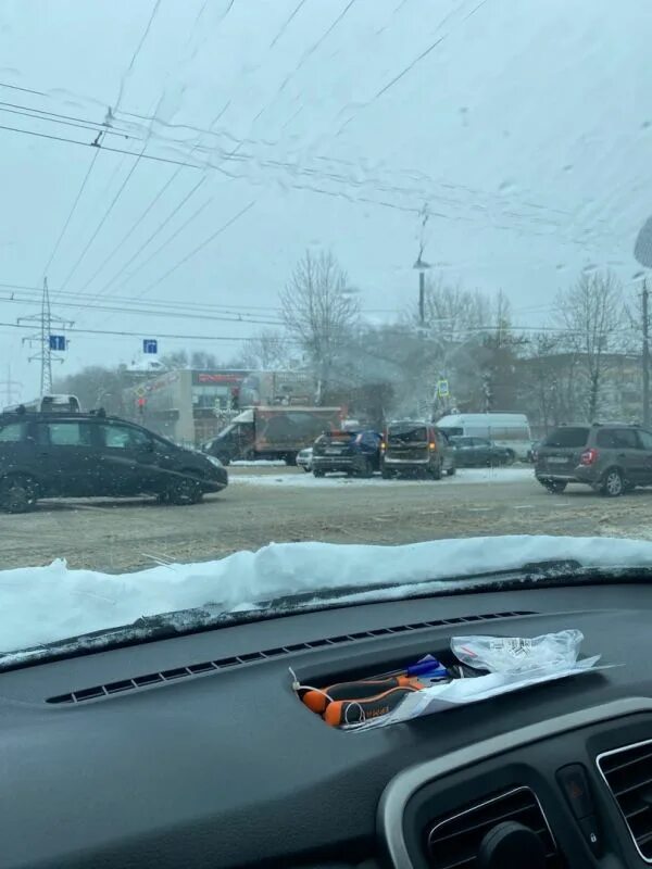 Снегопад Белгород. Авария в Белгороде сегодня в снегу. Белгород Текущая ситуация. Скользкие улицы. Ситуация в белгороде сегодня сейчас последние новости