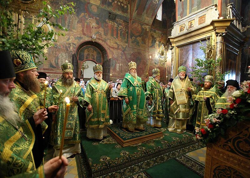 Расписание лавра сергиев посад богослужений на завтра. Расписание лавра сергиев посад богослужений на завтра. Расписание богослужений на светлую седмицу. Александро-невская лавра расписание богослужений. Расписание богослужений в александро-невской лавре.