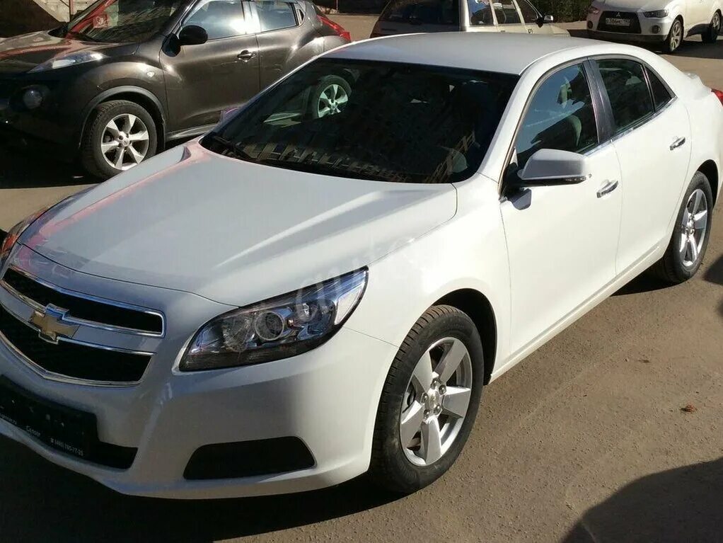 Купить шевроле магнитогорск. Шевроле Малибу 2012 белый. Chevrolet Malibu 2012 2.4. Chevrolet 1 Malibu 2012. Шевроле Малибу белая.