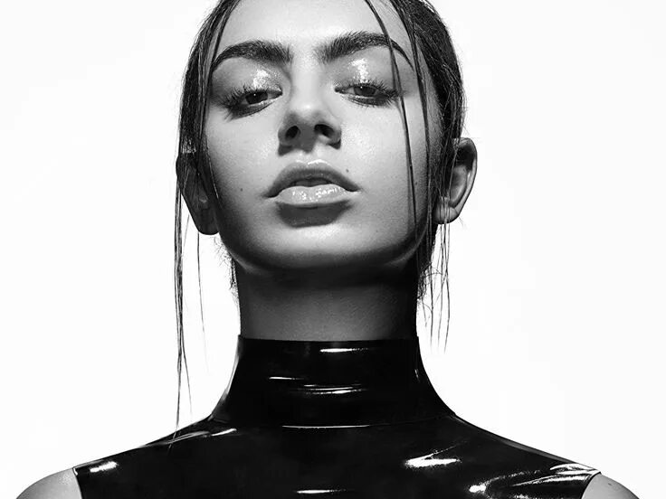 Track 10 charli xcx. Charli xcx. charli xcx певица. charli xcx лицо.