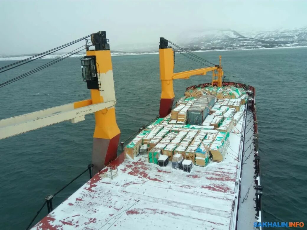 Позиция судов в порту владивосток. Порт Мэй Владивосток. Порт Мэй судно. Port May судно 8912807. Китайские сухогрузы в порту Владивостока.