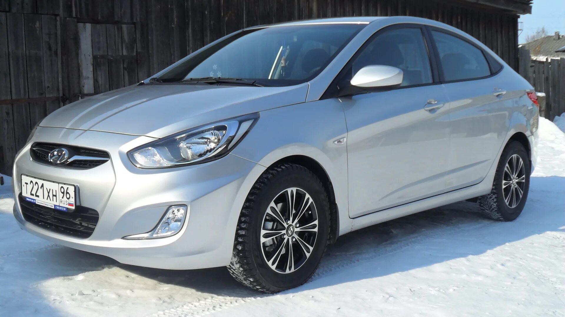 Хендай солярис екатеринбург. Hyundai Solaris 2011. Hyundai Solaris 2013. Хендай Солярис 2011 серебристый. Хендай Солярис 2007.