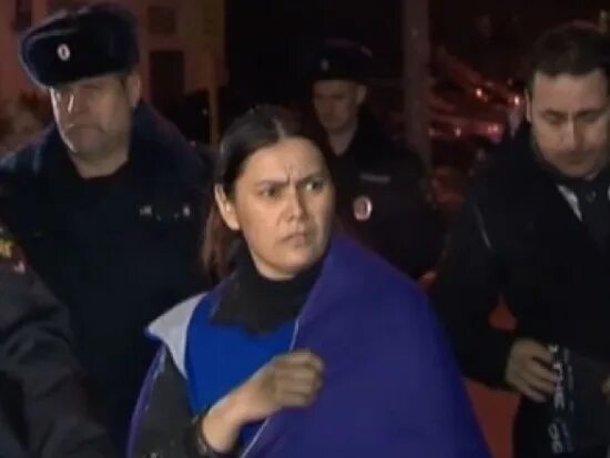 Метро октябрьское поле женщина с головой ребенка. Качки с лицом младенца. Мужчина с головой ребенка. Гюльчехра бобокулова. Накаченный младенец.
