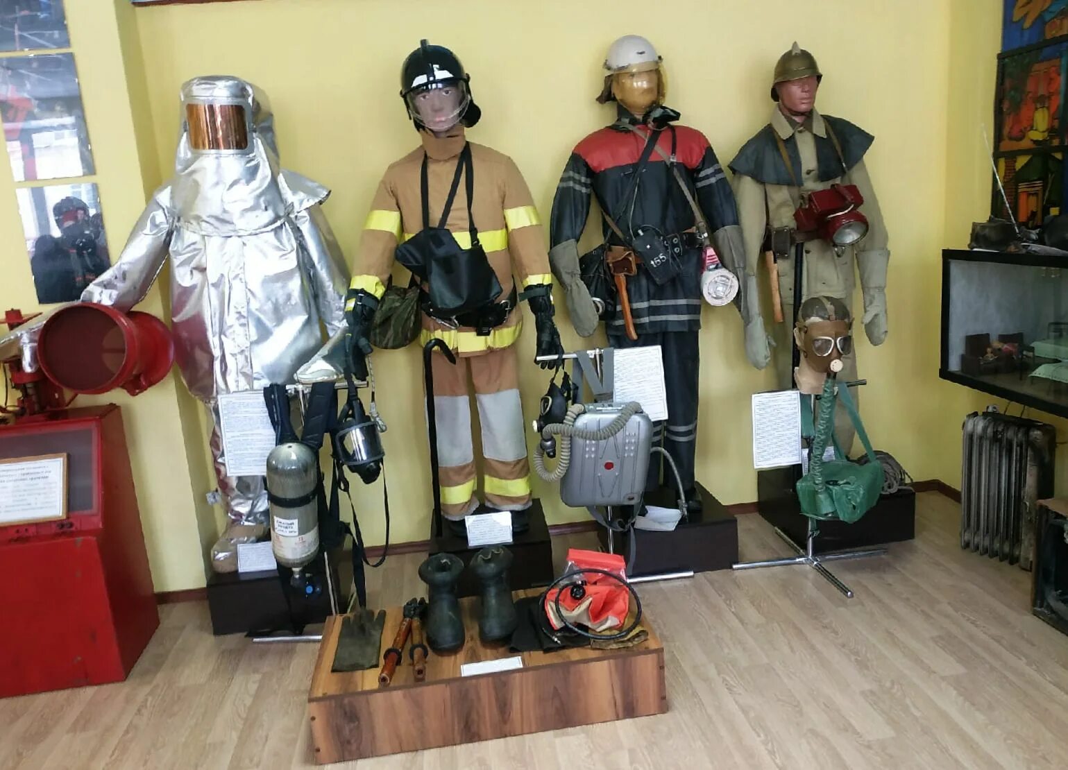 Музей пожарной пропаганды. Центр противопожарной пропаганды и общественных. Музей пожарной охраны киров лепсе 30. Центр противопожарной пропаганды и общественных связей. Музей мчс саратов.