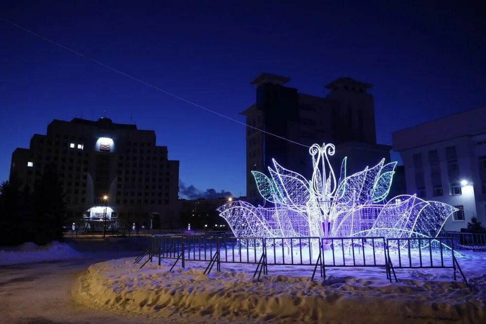 Тула 2025. Новогоднее оформление населенных пунктов. курган площадь новый год 2025. череповец украсили к новому году 2025. новогодний городок сысерть 2025.