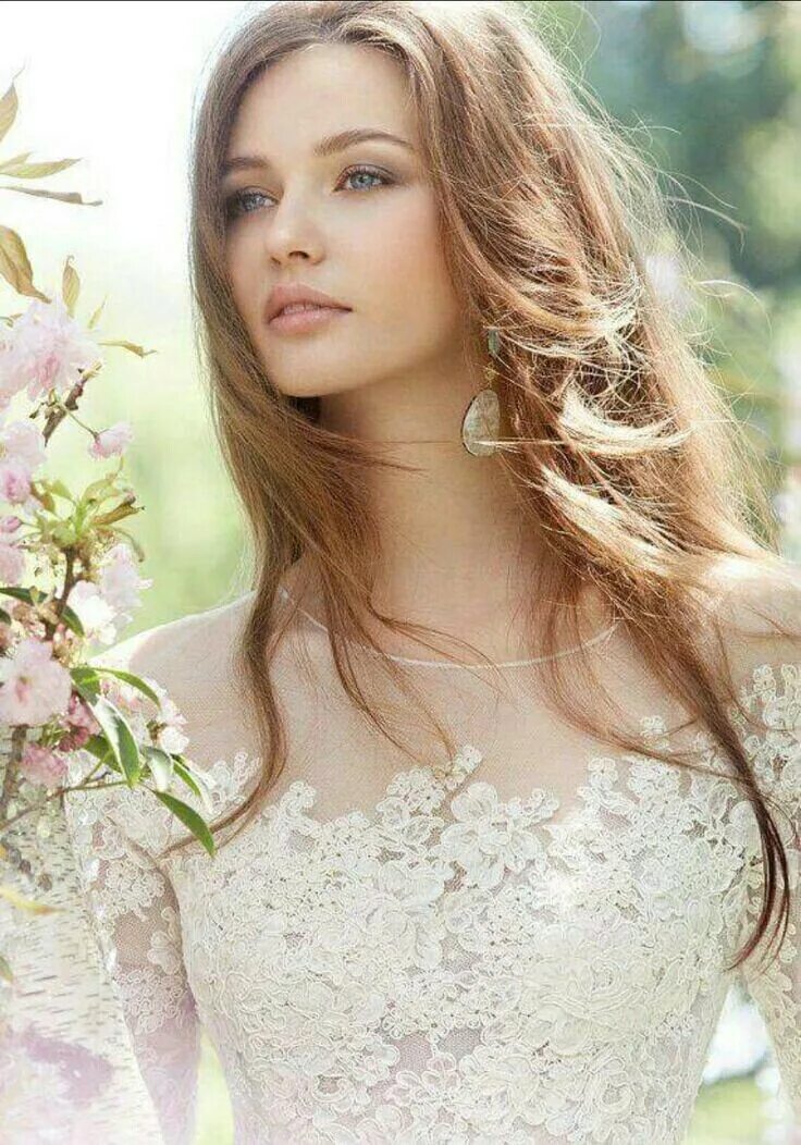 Женщина весна. Русая девушка. Нежная девица. Нежная девица. Нежная девушка.