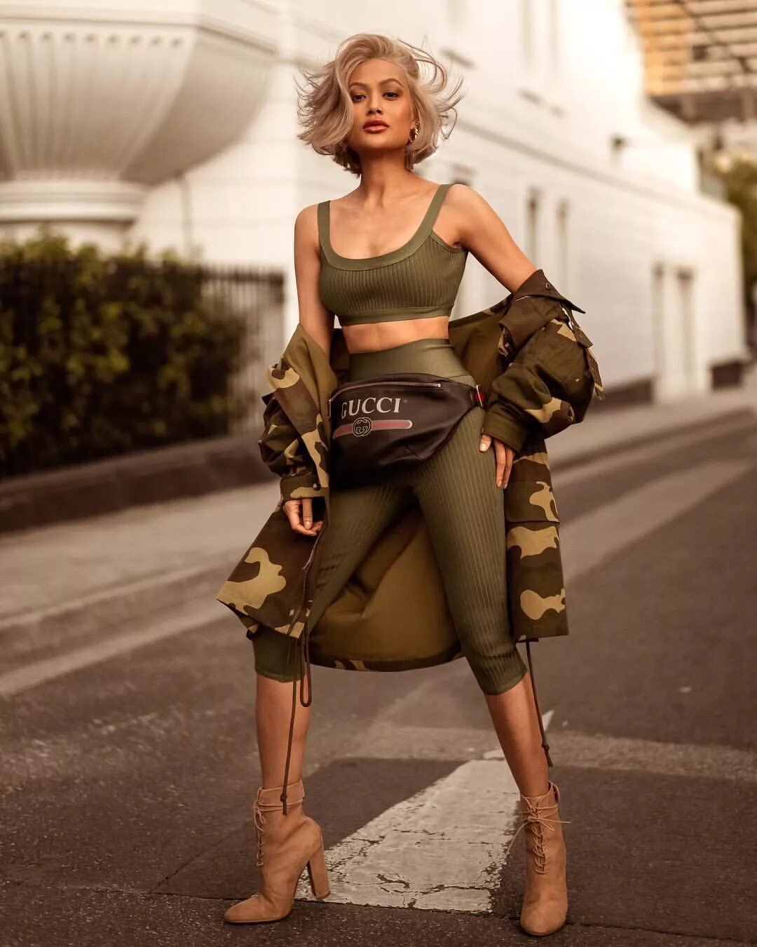 стиль милитари стритстайл. стиль милитари 2023. в стиле милитари. Street style милитари 2021. женщина стиль милитари.