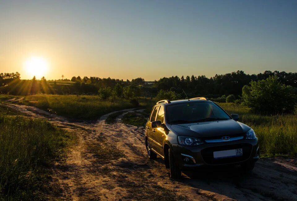 Лада калина черная хэтчбек зимой. Клиренс калина 1 хэтчбек. Красный. 1. Лада калина 2 дрифт.
