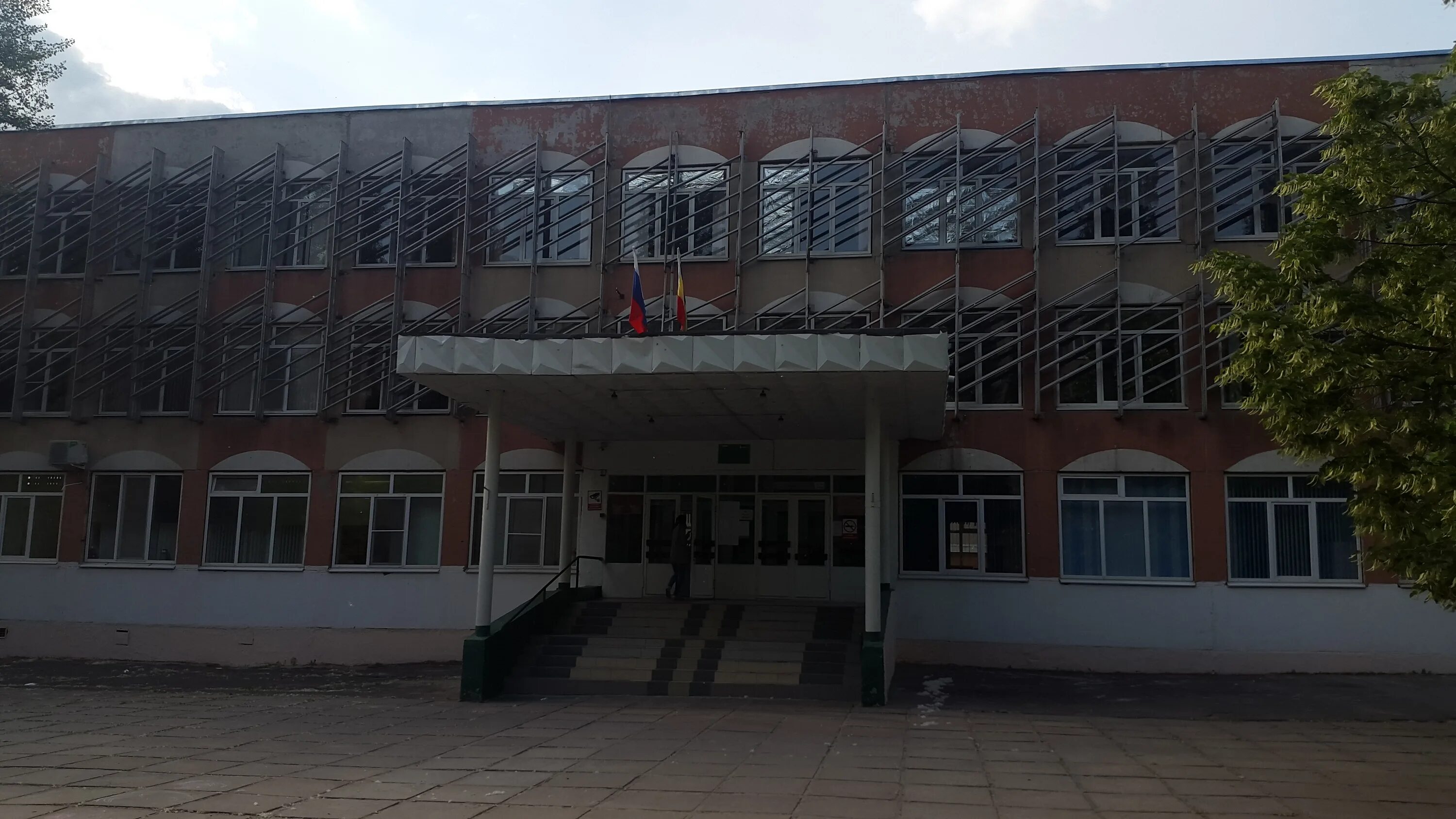 школа 107 омск учителя. школа 107 адрес. школа 107 ростов-на-дону официальный. школа 107. школа 107 барнаул улица.