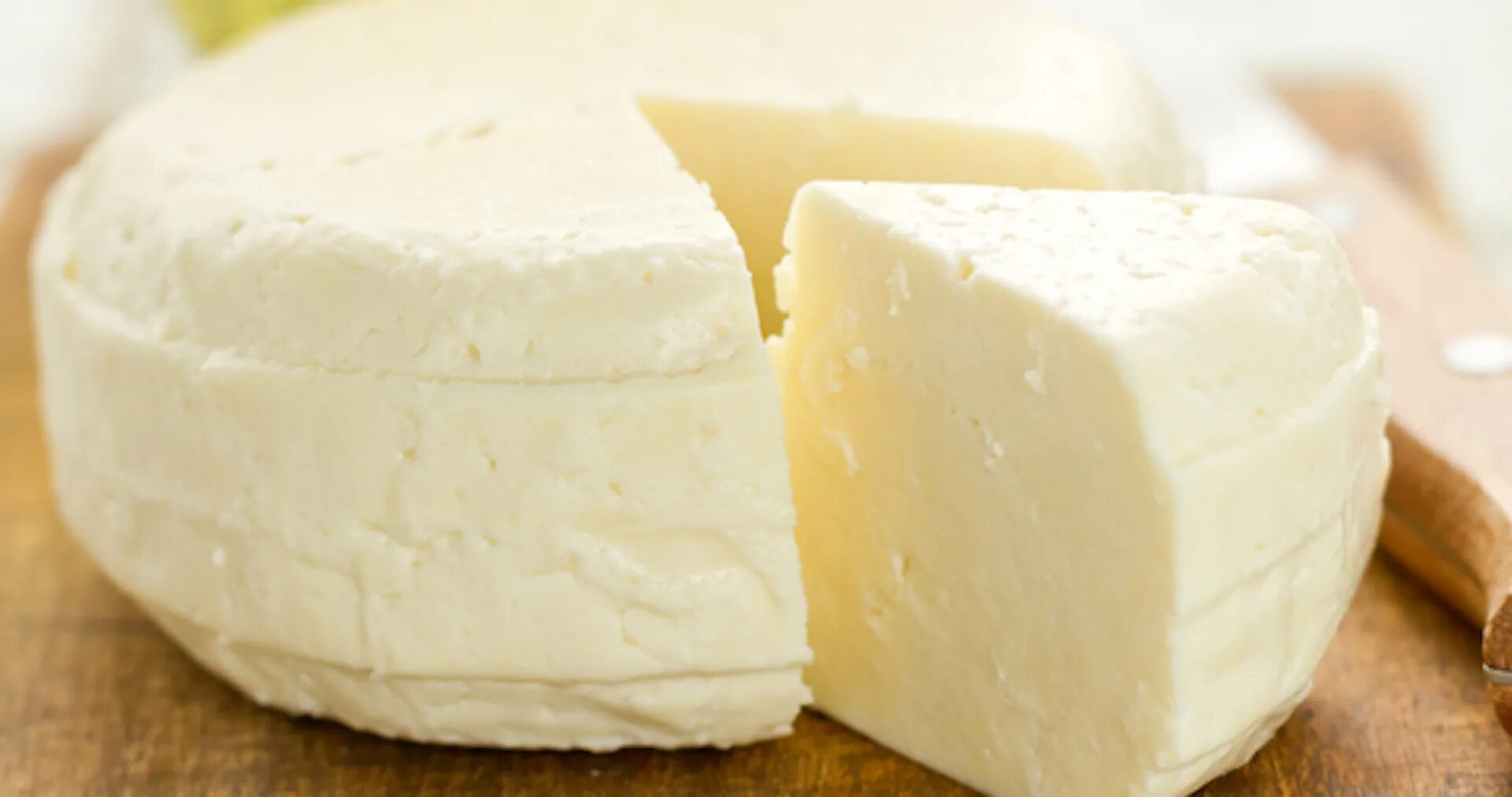Козий сыр Дагестанский. Сыр сулугуни. Самый дорогой сыр. Сыр брынза фото.