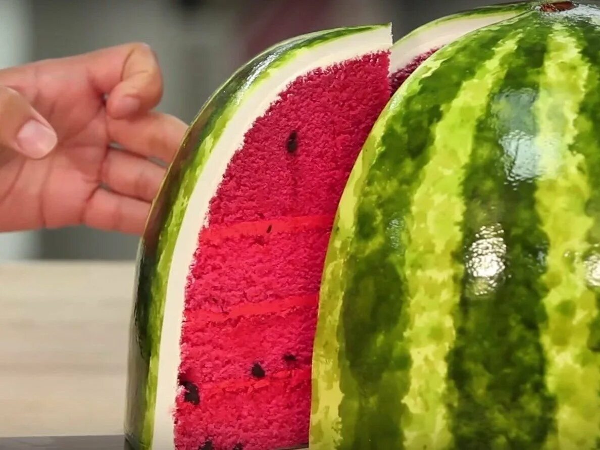 торт «арбуз». торт из арбуза. торт «арбуз». торт украшение арбуз. торт в виде арбуза.