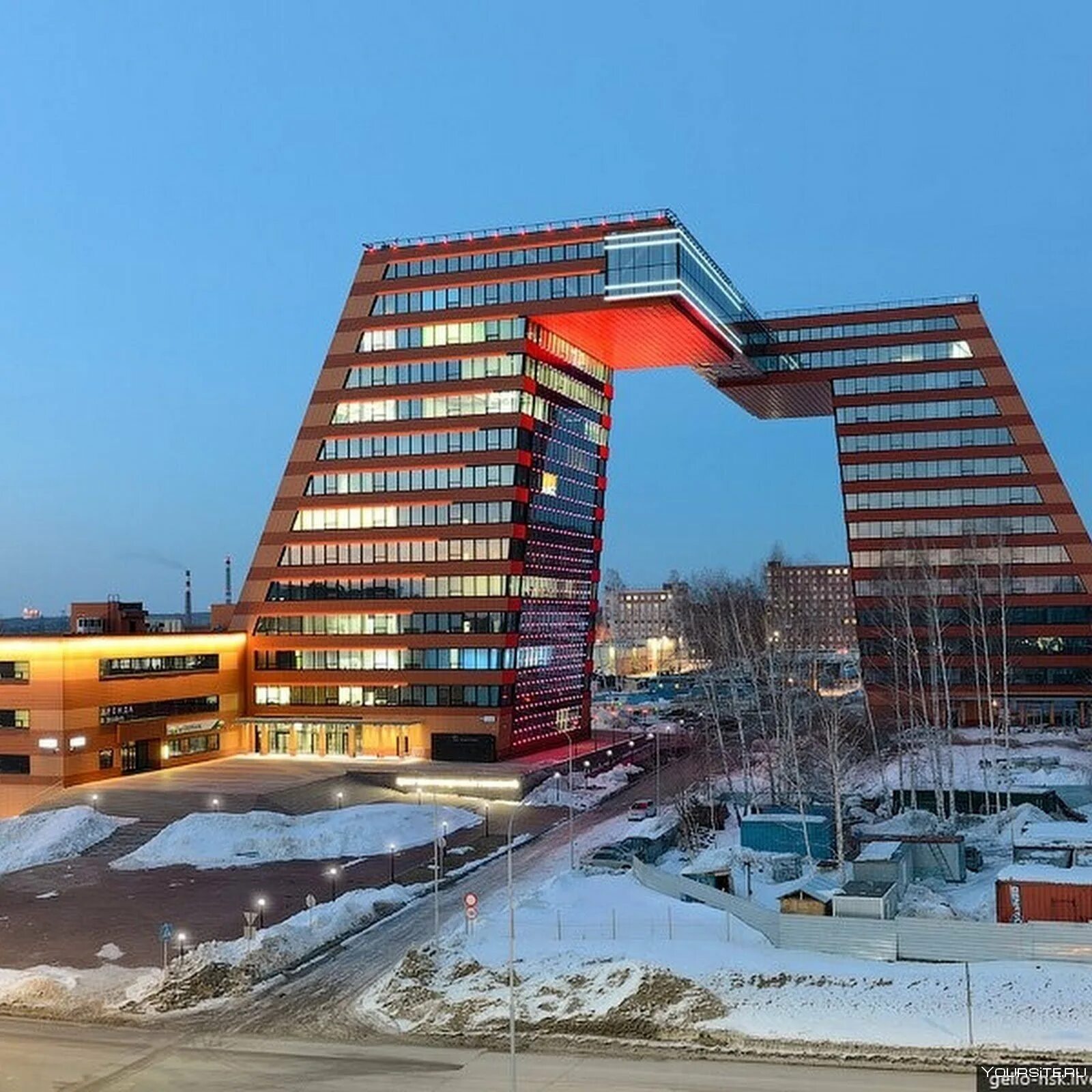 Печать академгородок. Академгородок новосибирск. академгородок научный центр. технопарк новосибирского академгородка. наклонные башни академпарка новосибирск.