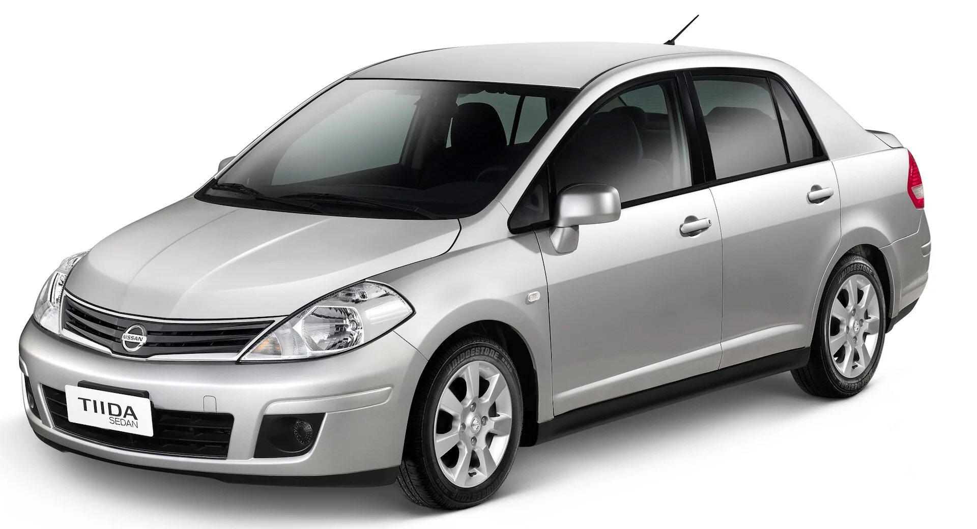 Купить б/у Nissan Tiida I Рестайлинг 1.6 AT (110 л.с.) бензин автомат в Москве: 