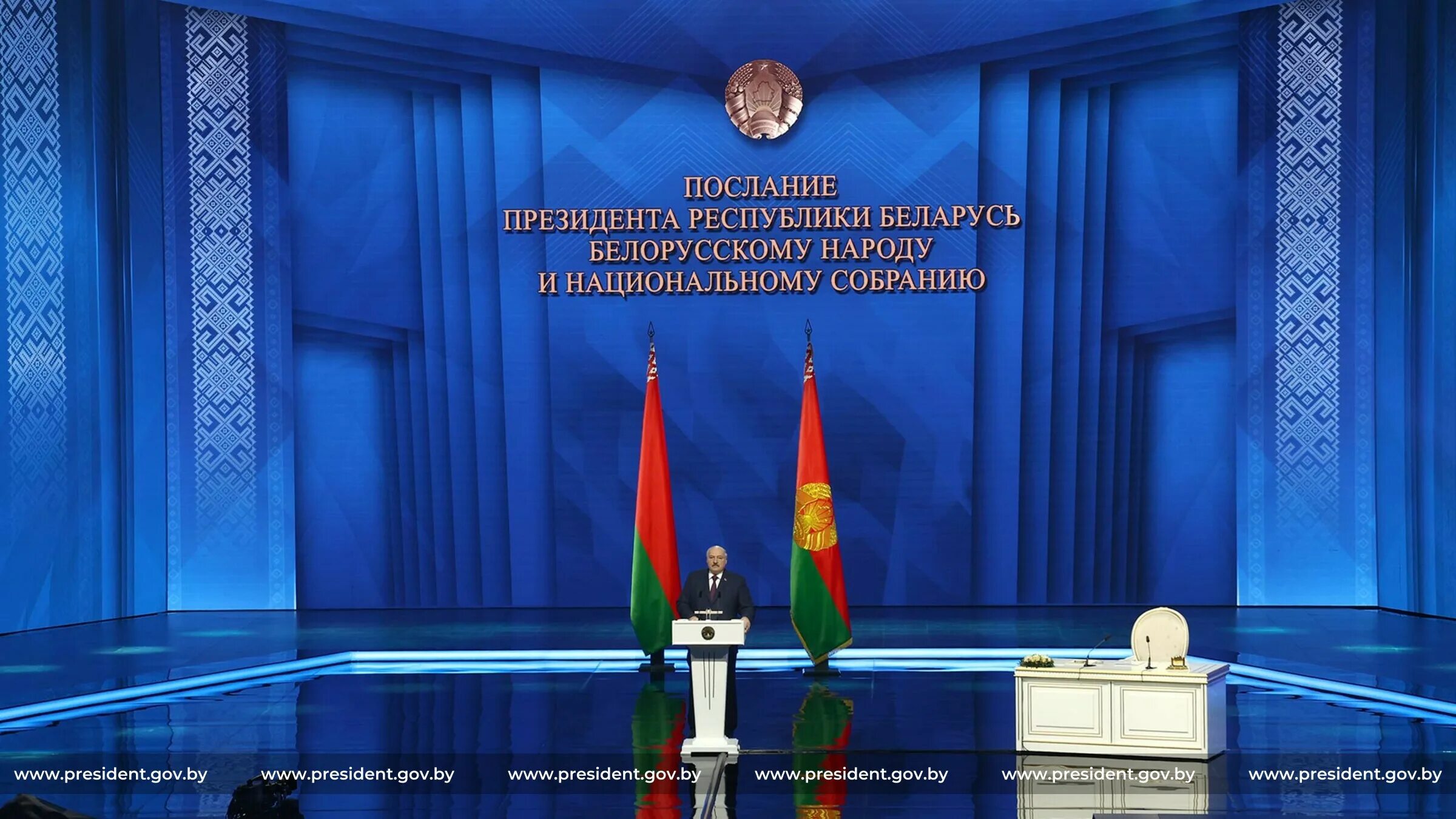 Выступление лукашенко на народном собрании. Выступление президента. послание президента федеральному собранию. независимость государства картинки.