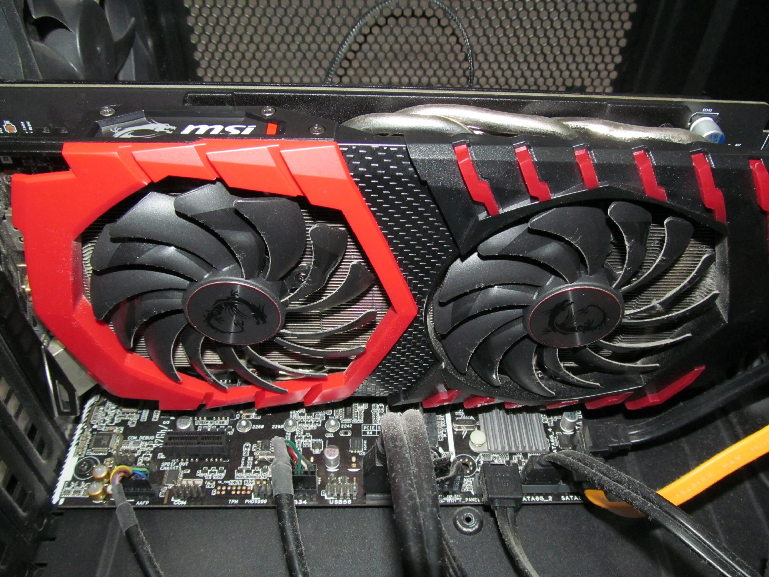 Msi 1060 gaming x 6gb. MSI 1060 6gb Gaming x. 1060 MSI Gaming разъем. Кулера на 1060 MSI Gaming.