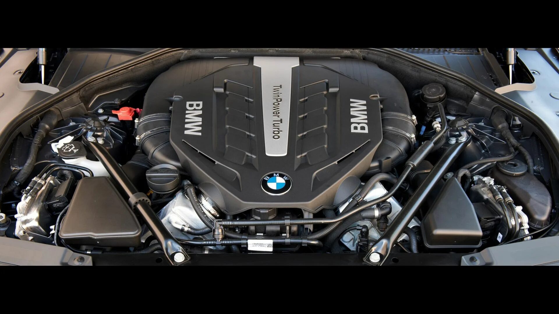 750 BMW мотор. Мотор BMW f02 750. BMW 7 ДВС. BMW 750 li двигатель.