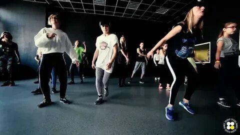 Side dance