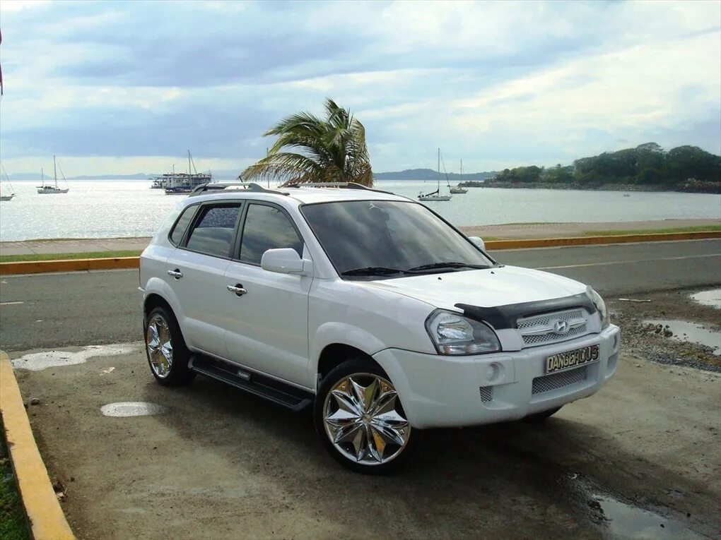 Хендай туссан 1 поколения купить. Хендай Туссан 2008. Hyundai Tucson 2007. Hyundai Tucson 2008 обвес. Хендай Туксон 2008.