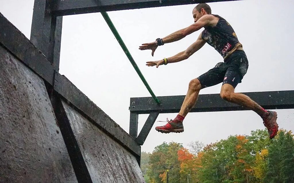 Ocr вид спорта расшифровка. Гонка с препятствиями спорт. Забег с препятствиями. Полоса препятствий. Соревнования с препятствиями.