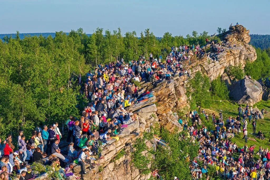 Гора крестовая Губаха. Гора крестовая Пермский край. Гора крестовая Губаха фестиваль. Губаха гора крестовая лето.