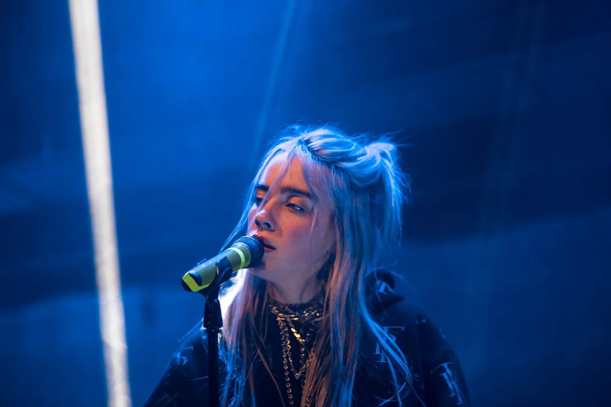 Billie eilish over. Billie lish. Belle Eilish. Billie Eilish 2017. Billie Eilish 4к.