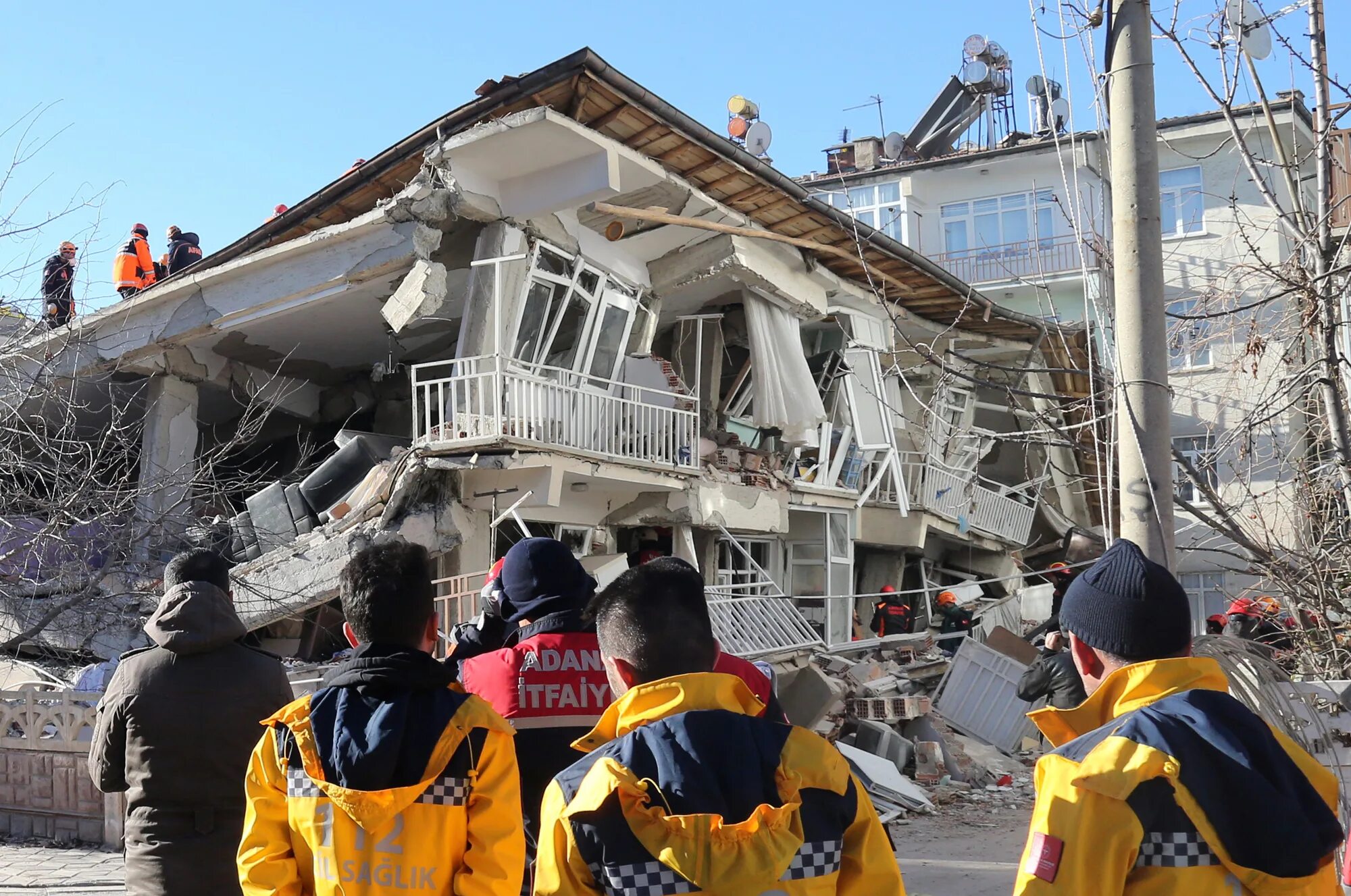 Что нового произошло в жизни. Землетрясение в Турции Стамбул. Турция после землетрясения. Землетрясения в России.