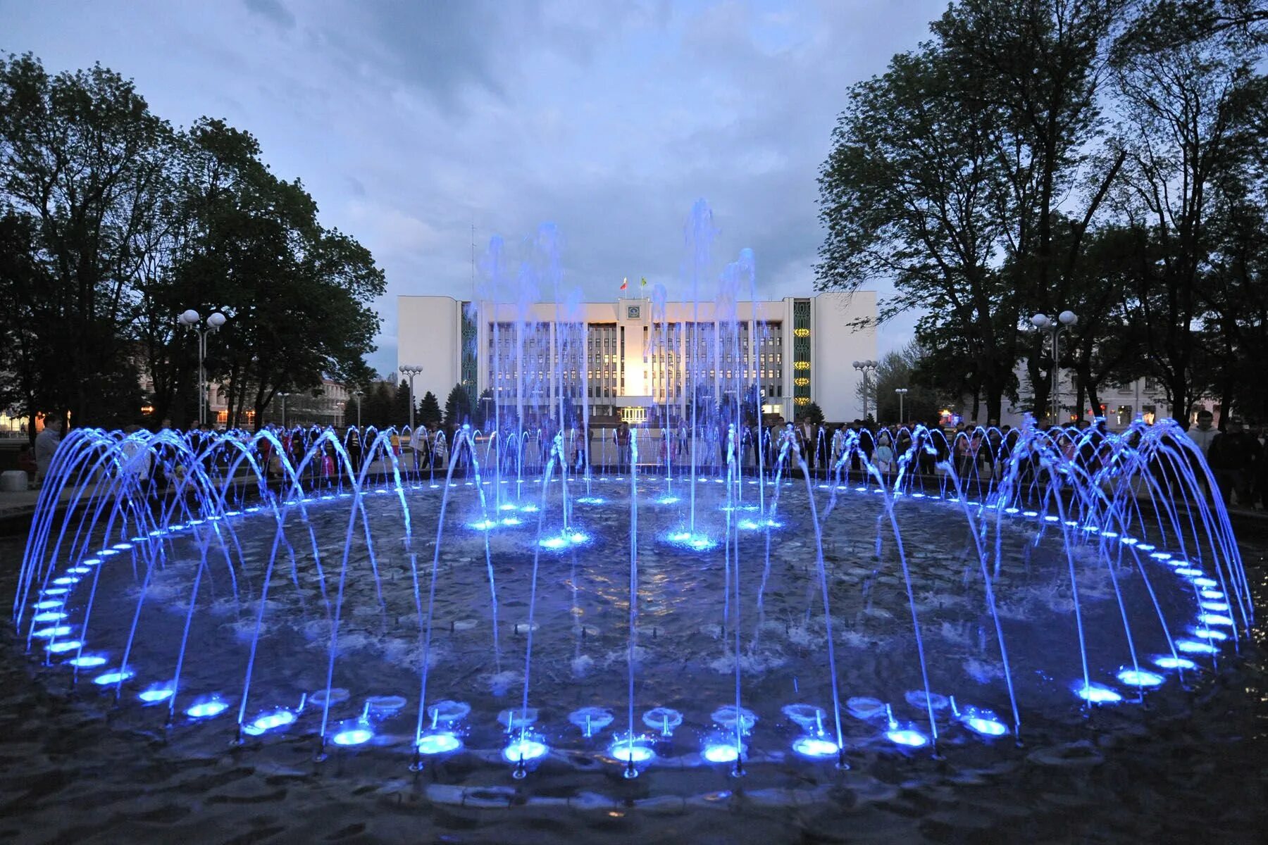 Professional nail gel uv lamp m-sunly. Адыгея майкоп городской бассейн. Площадь дружбы майкоп фонтан. Runail 818. Городской парк майкоп.