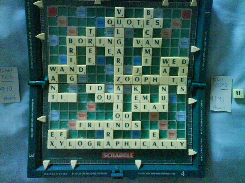 Скрэббл на русском. Игроки в Скраббл. Scrabble настольная игра на английском. Скрэббл старый.