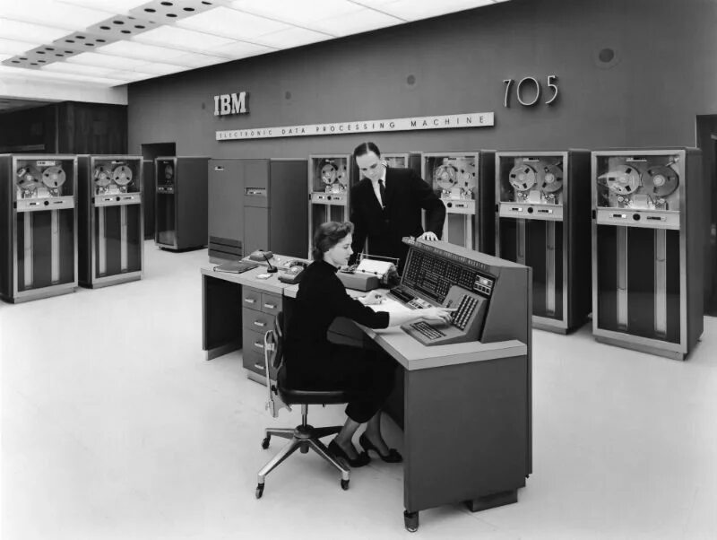 Литл компани компьютер. Ibm 705. ibm 702. компания ibm 1967. эвм юнивак.